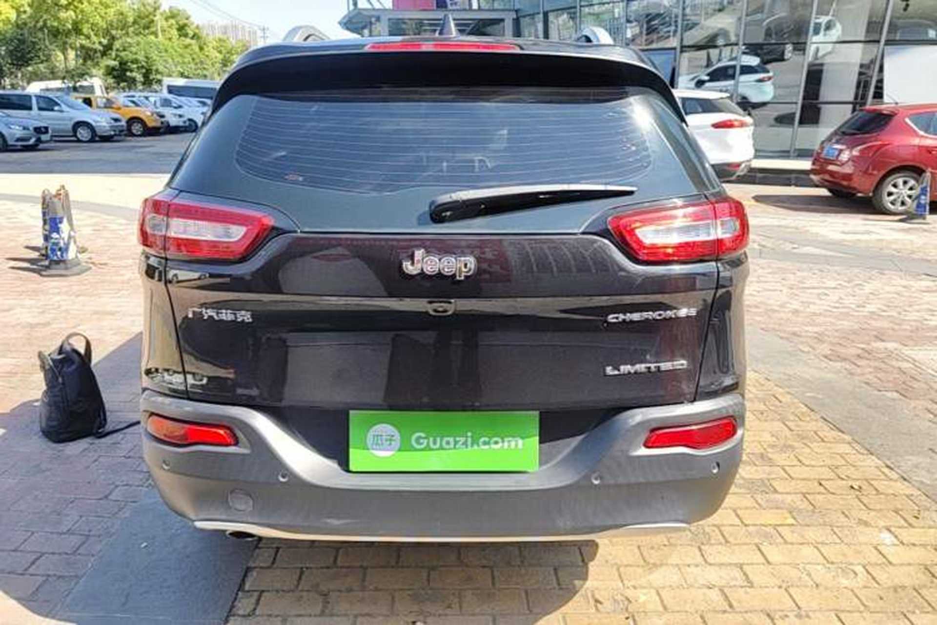 Used Jeep Cherokee 2017 2.0L Superior Edition Rear