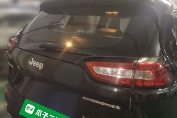 Used Jeep Cherokee 2017 2.0L Superior Edition Rear