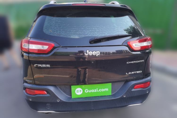 Used Jeep Cherokee 2017 2.0L Superior Edition Rear