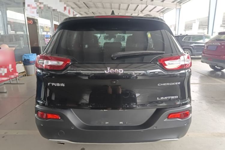 Used Jeep Cherokee 2017 2.0L Superior Edition Rear