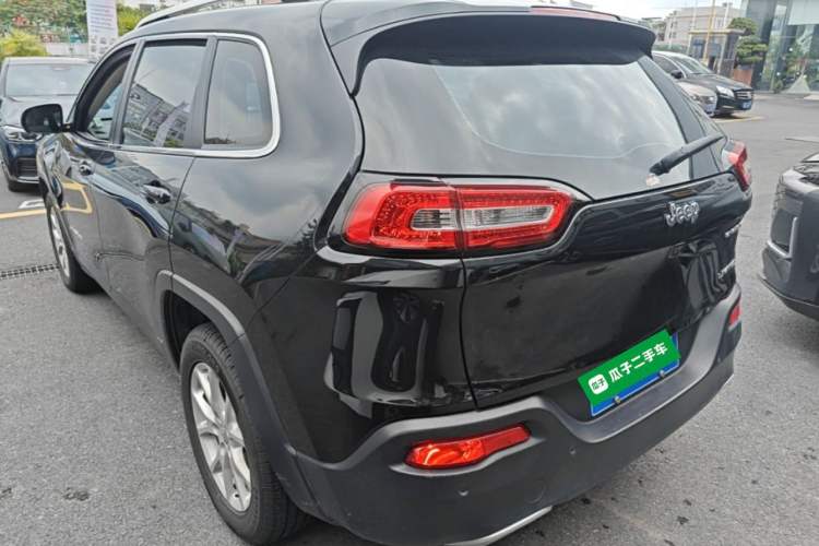 Used Jeep Cherokee 2017 2.4L Leading Smart Edition Rear Left 45 Deg