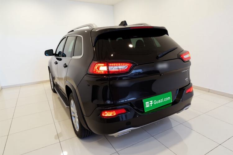 Used Jeep Cherokee 2017 2.4L Professional Edition Rear Left 45 Deg