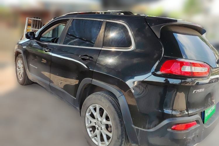 Used Jeep Cherokee 2017 2.0L Superior Edition Rear Left 45 Deg