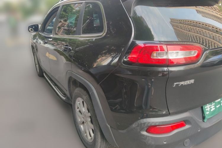 Used Jeep Cherokee 2017 2.0L Superior Edition Rear Left 45 Deg