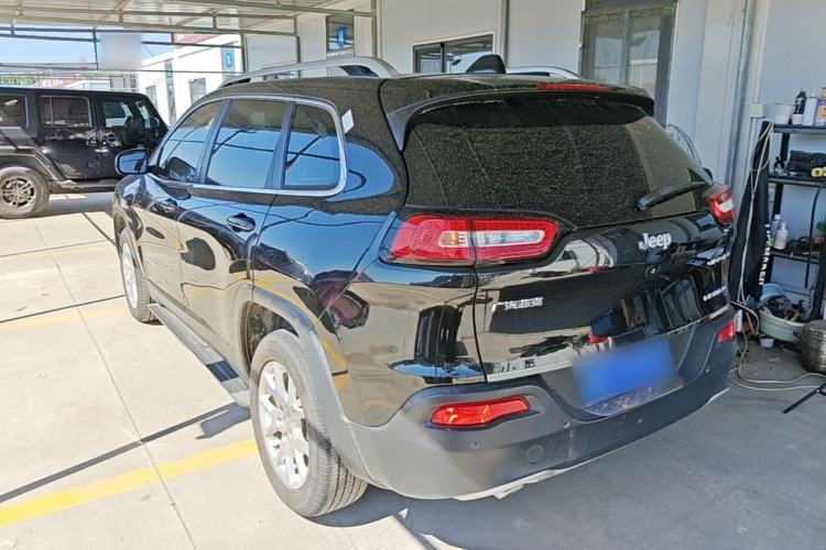 Used Jeep Cherokee 2017 2.0L Superior Edition Rear Left 45 Deg