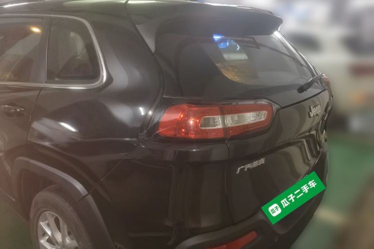 Used Jeep Cherokee 2017 2.0L Superior Edition Rear Left 45 Deg
