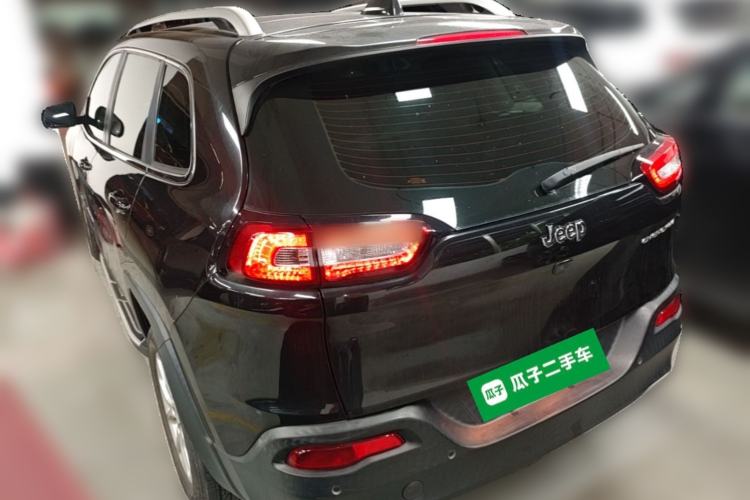 Used Jeep Cherokee 2017 2.4L Leading Smart Edition Rear Left 45 Deg