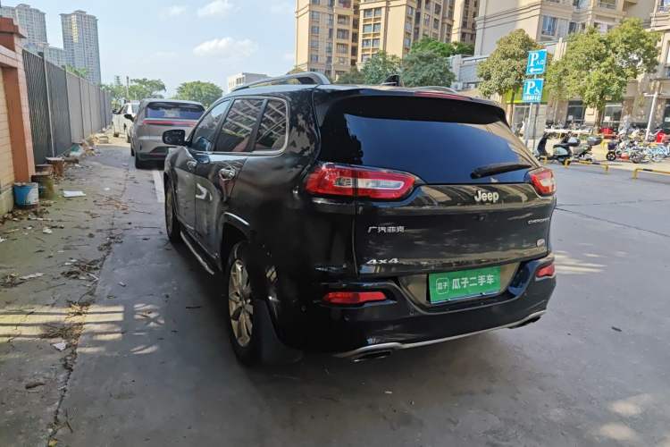 Used Jeep Cherokee 2017 2.4L Superior Edition Rear Left 45 Deg