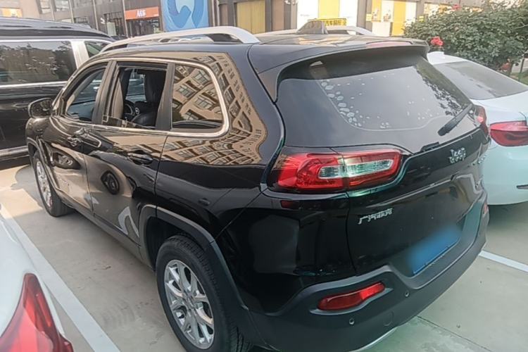 Used Jeep Cherokee 2017 2.0L Superior Edition Rear Left 45 Deg