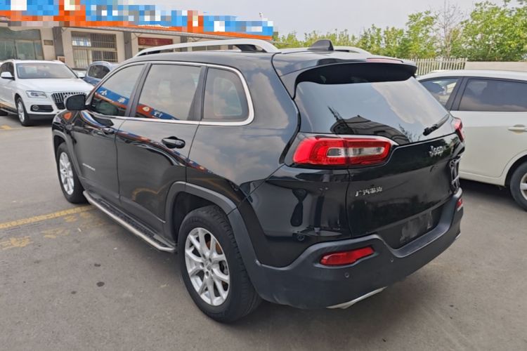 Used Jeep Cherokee 2017 2.4L Leading Smart Edition Rear Left 45 Deg