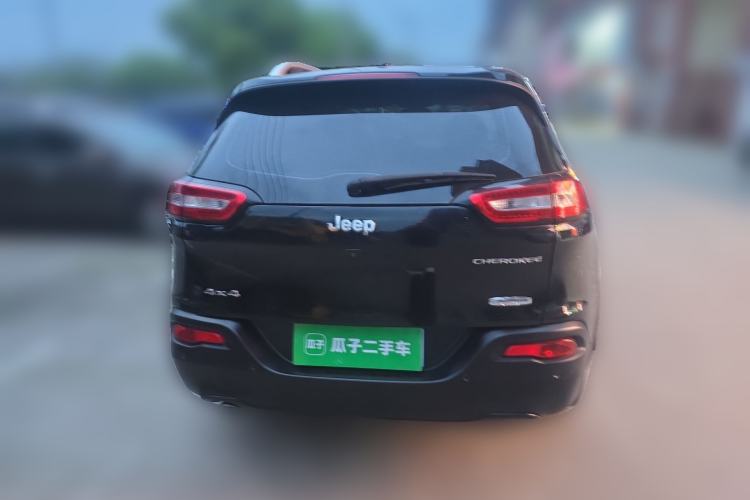 Used Jeep Cherokee 2017 2.0L Superior Edition Rear