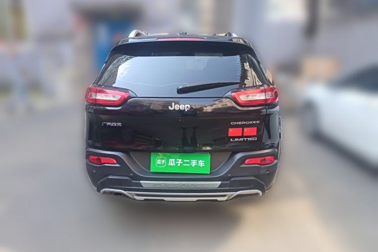 Used Jeep Cherokee 2017 2.0L Superior Edition Rear