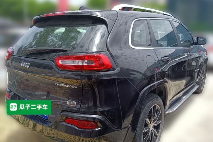 Used Jeep Cherokee 2017 2.4L Professional Edition Rear Right 45 Deg