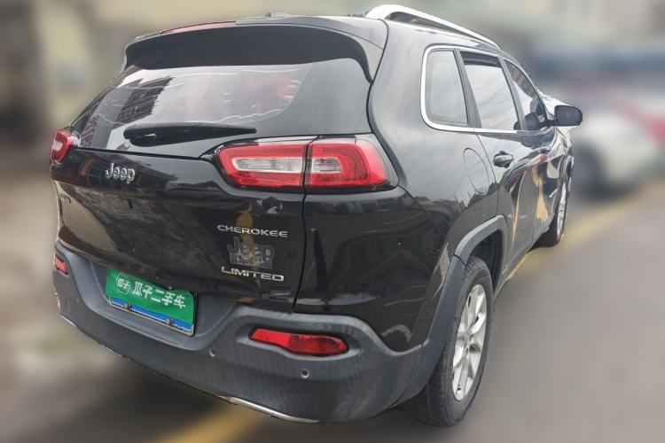 Used Jeep Cherokee 2017 2.0L Superior Edition Rear Right 45 Deg