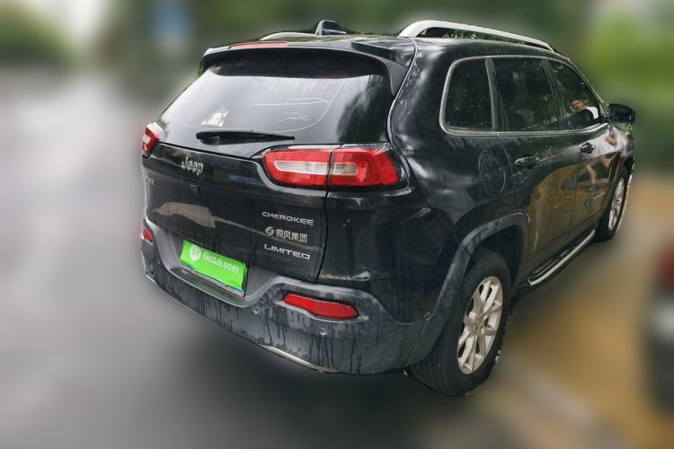Used Jeep Cherokee 2017 2.0L Superior Edition Rear Right 45 Deg