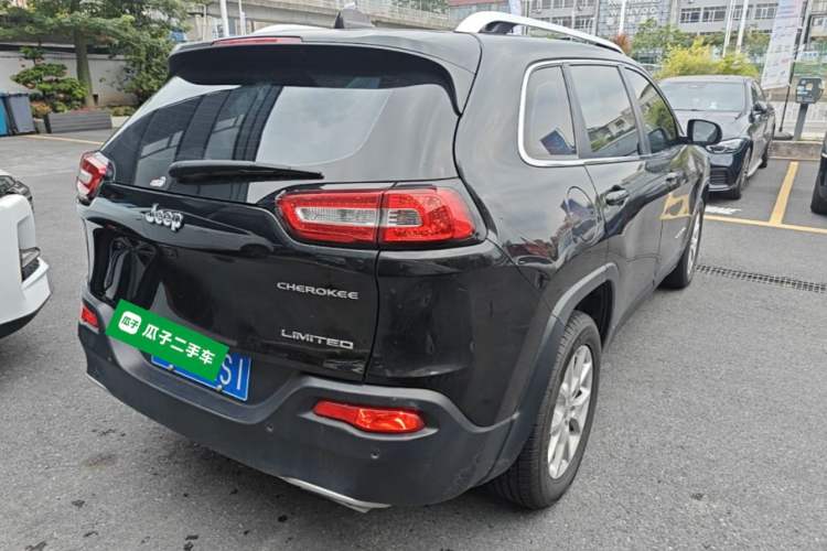 Used Jeep Cherokee 2017 2.4L Leading Smart Edition Rear Right 45 Deg