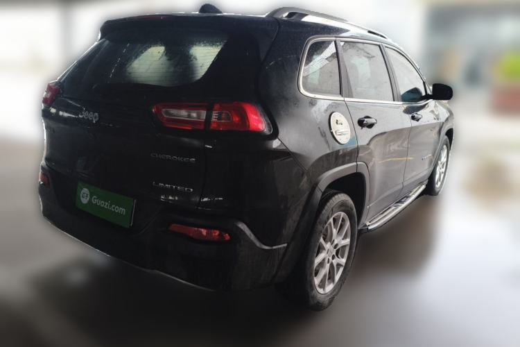 Used Jeep Cherokee 2017 2.0L Superior Edition Rear Right 45 Deg
