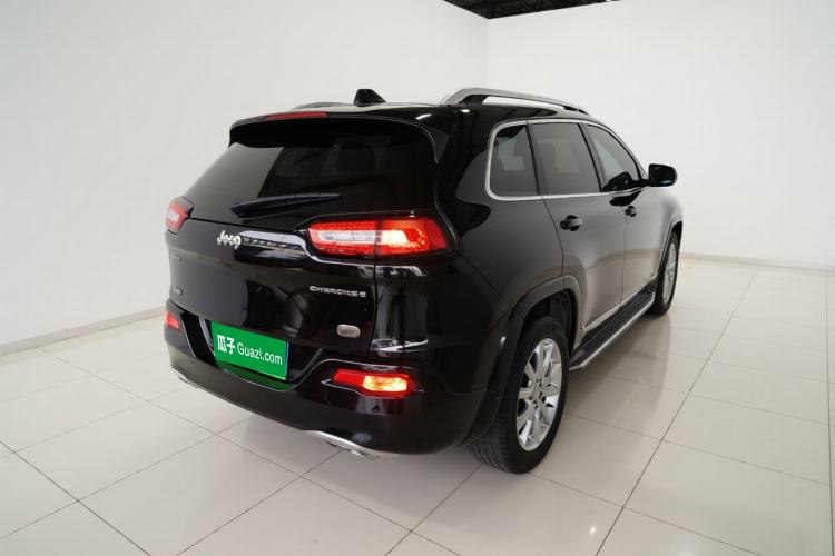 Used Jeep Cherokee 2017 2.4L Professional Edition Rear Right 45 Deg