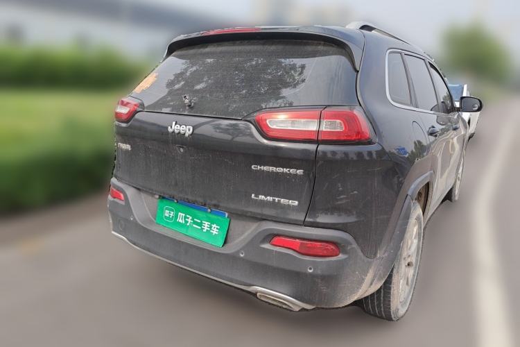 Used Jeep Cherokee 2017 2.4L Leading Edition Rear Right 45 Deg