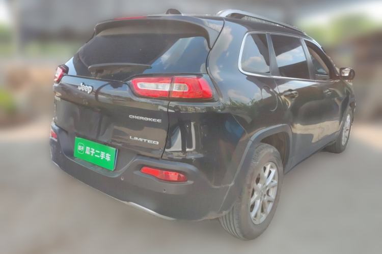 Used Jeep Cherokee 2017 2.0L Superior Edition Rear Right 45 Deg