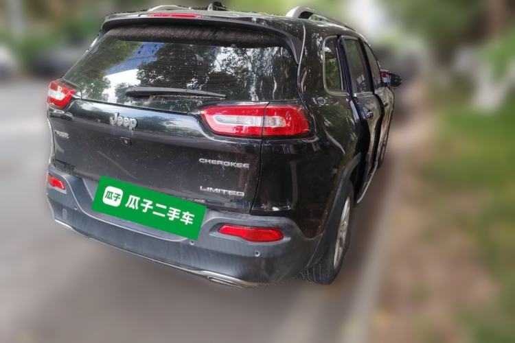 Used Jeep Cherokee 2017 2.4L Leading Edition Rear Right 45 Deg