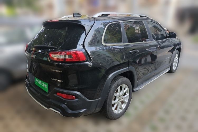Used Jeep Cherokee 2017 2.0L Superior Edition Rear Right 45 Deg
