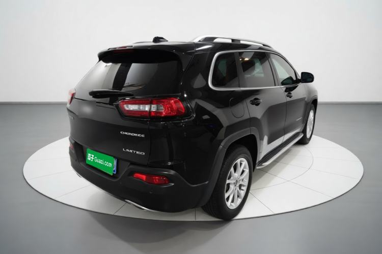 Used Jeep Cherokee 2017 2.0L Superior Edition Rear Right 45 Deg
