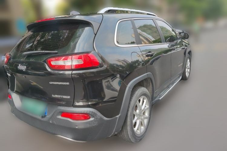 Used Jeep Cherokee 2017 2.0L Superior Edition Rear Right 45 Deg