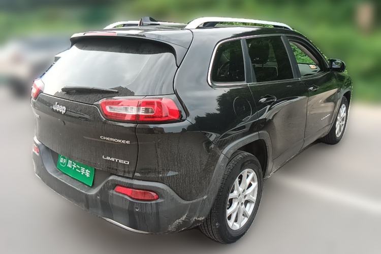 Used Jeep Cherokee 2017 2.0L Superior Edition Rear Right 45 Deg