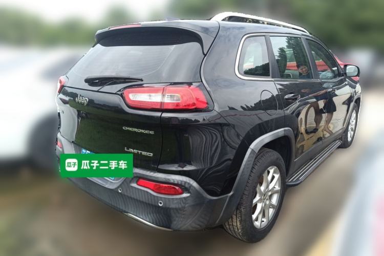 Used Jeep Cherokee 2017 2.0L Superior Edition Rear Right 45 Deg