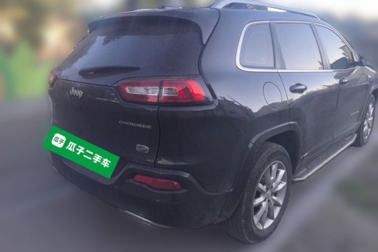 Used Jeep Cherokee 2017 2.4L Professional Smart Edition Rear Right 45 Deg