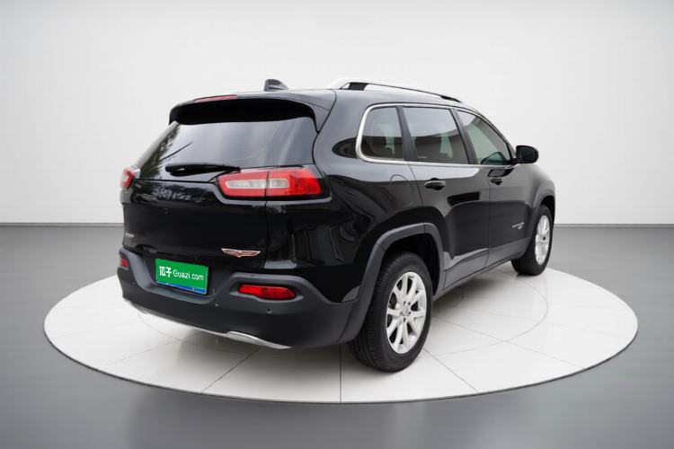 Used Jeep Cherokee 2017 2.0L Superior Edition Rear Right 45 Deg