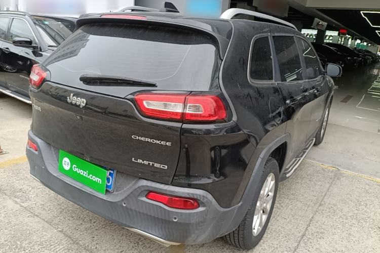 Used Jeep Cherokee 2017 2.4L Leading Smart Edition Rear Right 45 Deg