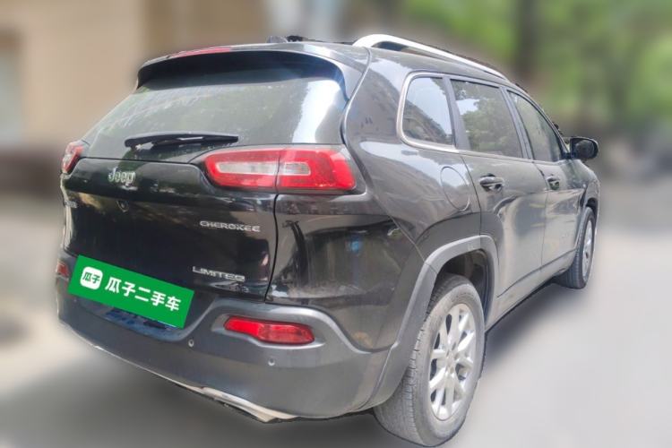 Used Jeep Cherokee 2017 2.4L Leading Edition Rear Right 45 Deg