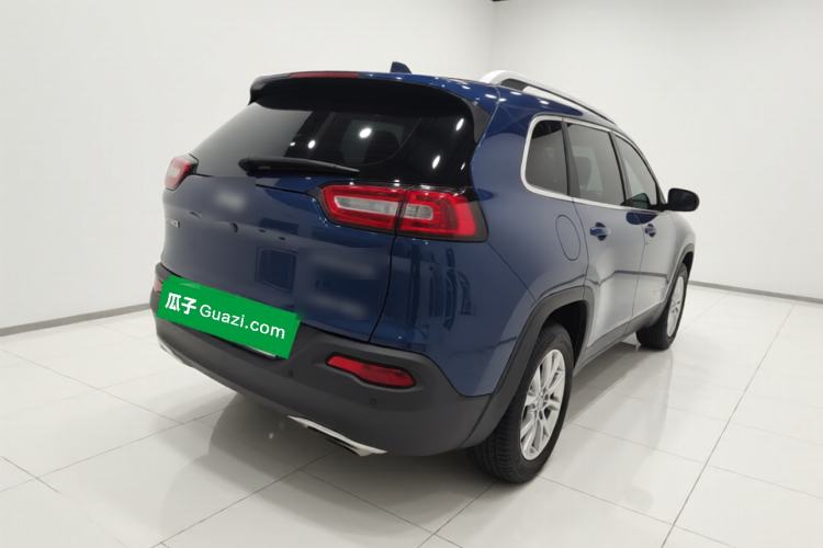 Used Jeep Cherokee 2017 2.4L Leading Smart Edition Rear Right 45 Deg