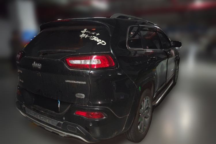 Used Jeep Cherokee 2017 2.4L Professional Edition Rear Right 45 Deg