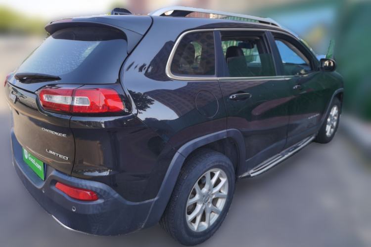 Used Jeep Cherokee 2017 2.0L Superior Edition Rear Right 45 Deg