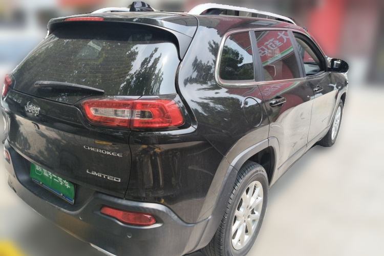 Used Jeep Cherokee 2017 2.4L Leading Edition Rear Right 45 Deg