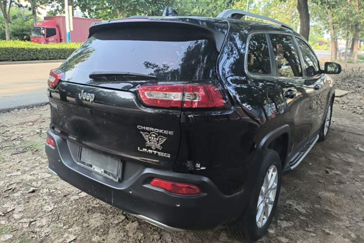 Used Jeep Cherokee 2017 2.4L Leading Smart Edition Rear Right 45 Deg