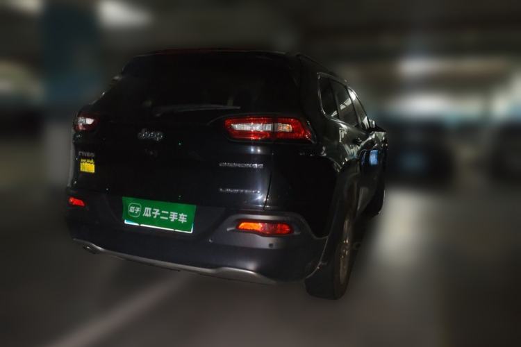 Used Jeep Cherokee 2017 2.0L Superior Edition Rear Right 45 Deg