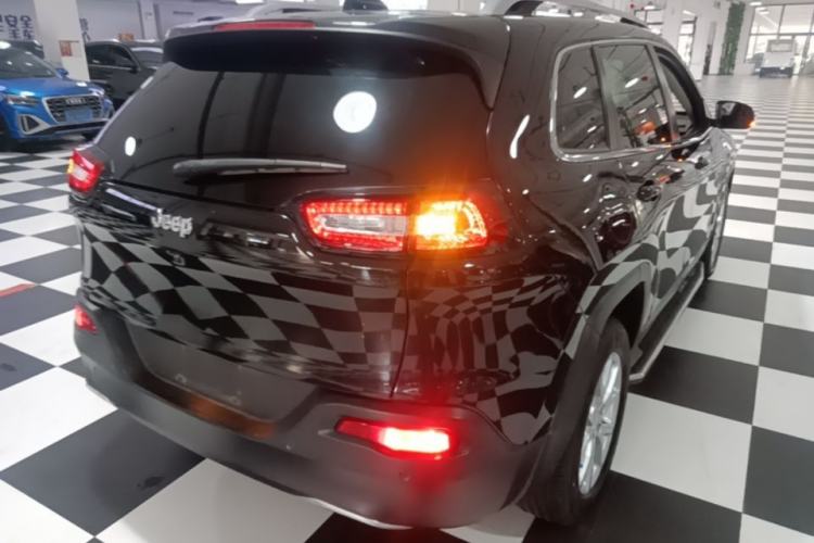 Used Jeep Cherokee 2017 2.0L Superior Edition Rear Right 45 Deg