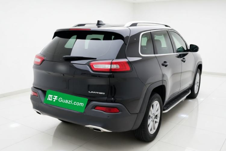 Used Jeep Cherokee 2017 2.0L Superior Edition Rear Right 45 Deg