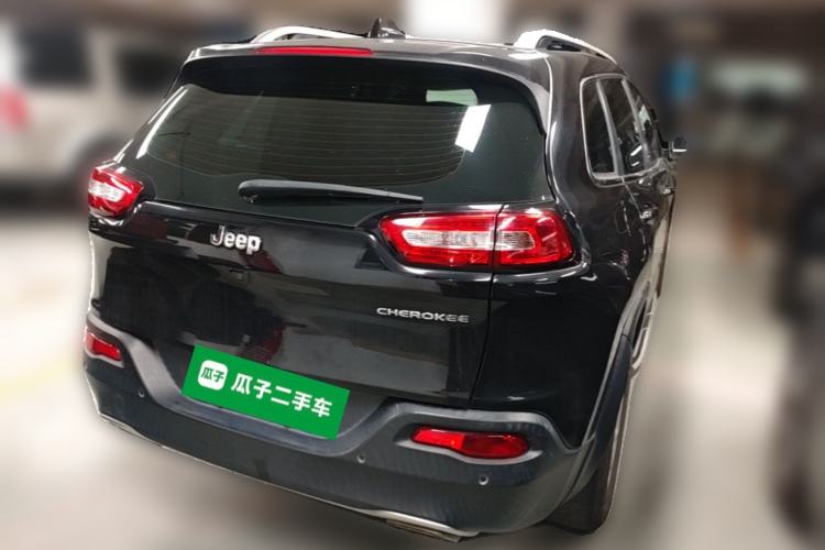 Used Jeep Cherokee 2017 2.4L Leading Smart Edition Rear Right 45 Deg