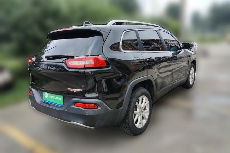 Used Jeep Cherokee 2017 2.0L Superior Edition Rear Right 45 Deg