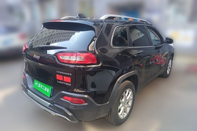 Used Jeep Cherokee 2017 2.0L Superior Edition Rear Right 45 Deg