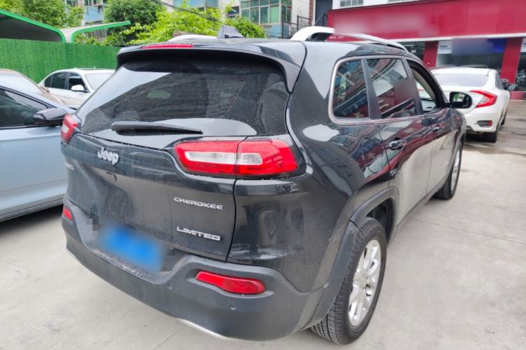 Used Jeep Cherokee 2017 2.0L Superior Edition Rear Right 45 Deg