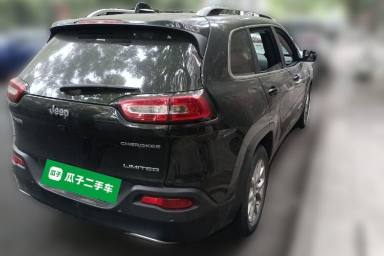 Used Jeep Cherokee 2017 2.0L Superior Edition Rear Right 45 Deg