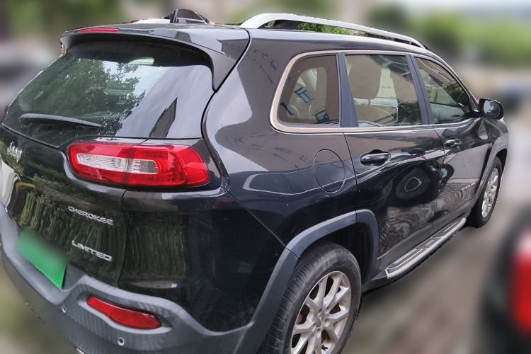 Used Jeep Cherokee 2017 2.0L Superior Edition Rear Right 45 Deg