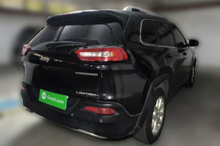 Used Jeep Cherokee 2017 2.0L Superior Edition Rear Right 45 Deg