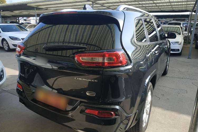 Used Jeep Cherokee 2017 2.4L Excellence Edition Rear Right 45 Deg